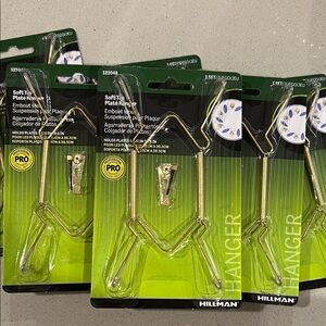 Gold Soft Tip Plate Hanger